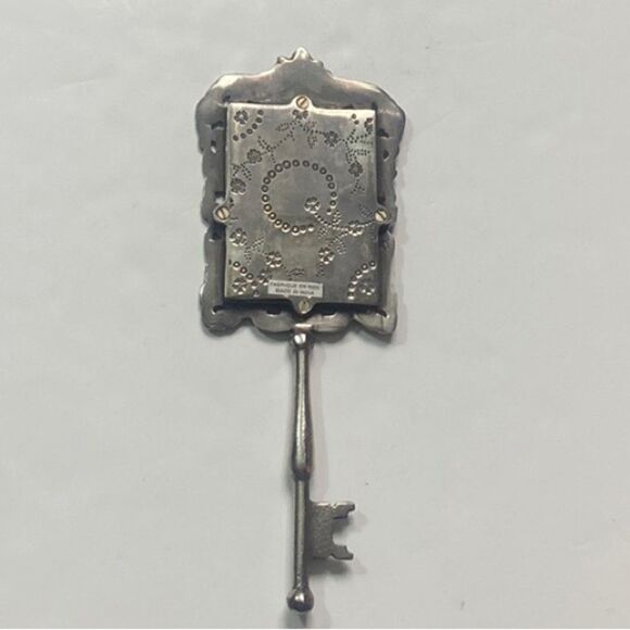Vintage Style Hand Mirror Skeleton Key Picture Frame Wonderland Made In India - Picture 4 of 12